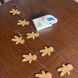 Gingerbread Man Holiday Garland - Brown and White Two 5ft rows